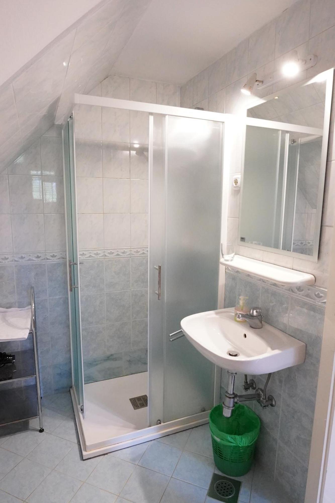 Sobe In Apartmaji Pri Ukcu بوينج المظهر الخارجي الصورة